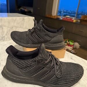 MEN’S Adidas Gray Knit Sneakers